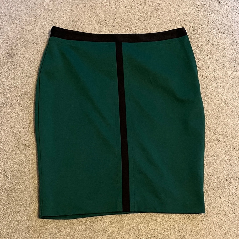 Size 12 Charter Club Green Pencil Skirt with Black Trim Midi